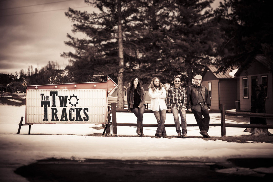 Video Premiere: “Catching You” by The Two Tracks