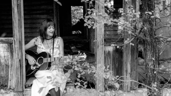 Amy Annelle Artist Photo Featured Image